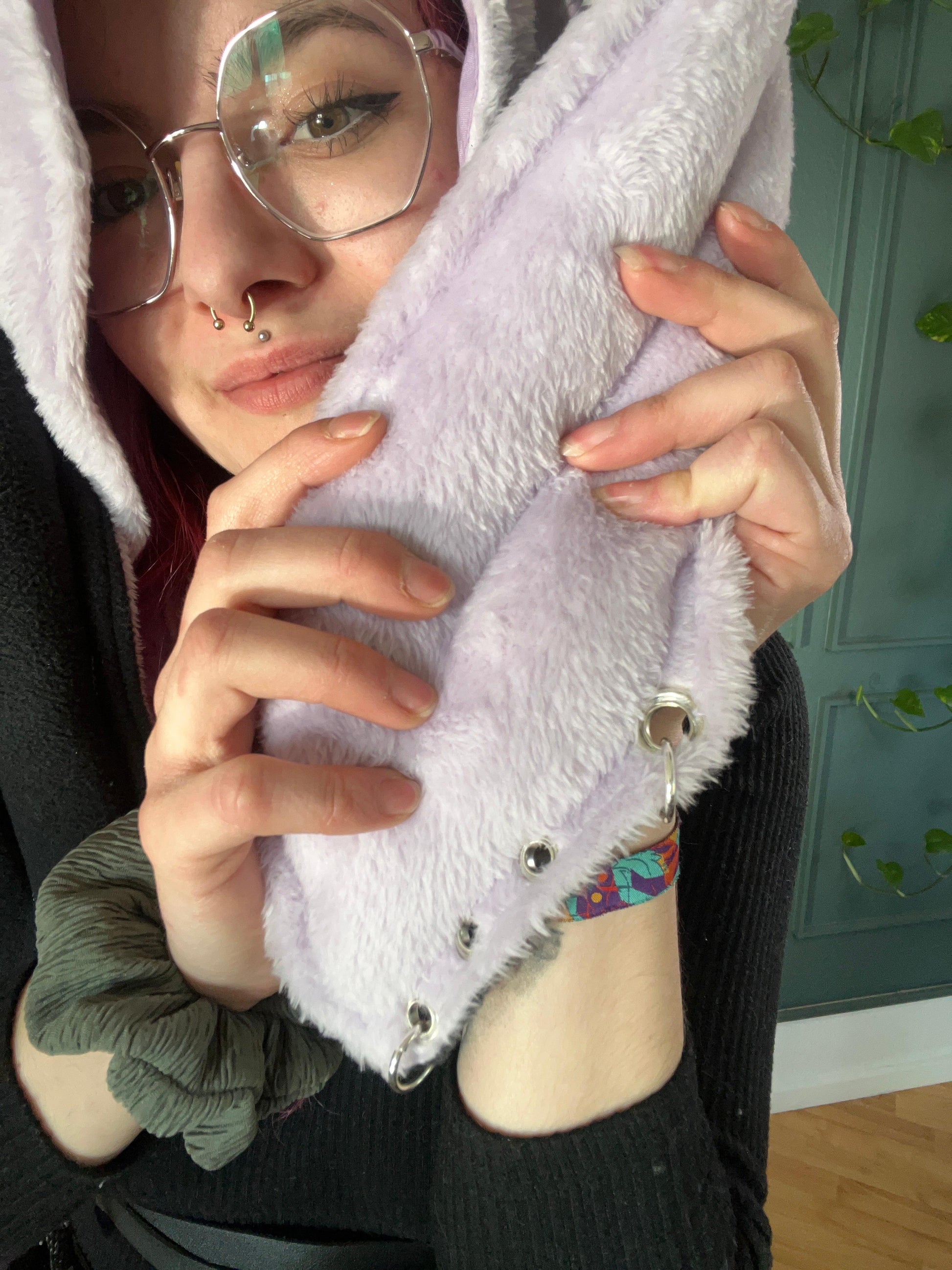 Floof Hooded Bunny Holsterbag - Flieder, schwarz - DIE FRECHE GÖRE