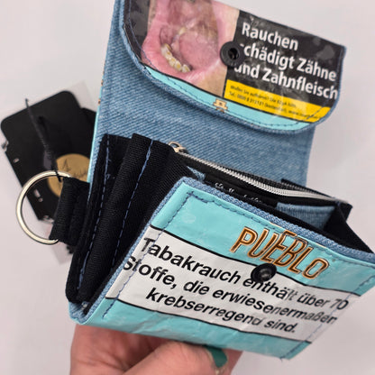 Geldbeutel (Upcycled Trash) Nr. 1 - Blue Points Inside - DIE FRECHE GÖRE