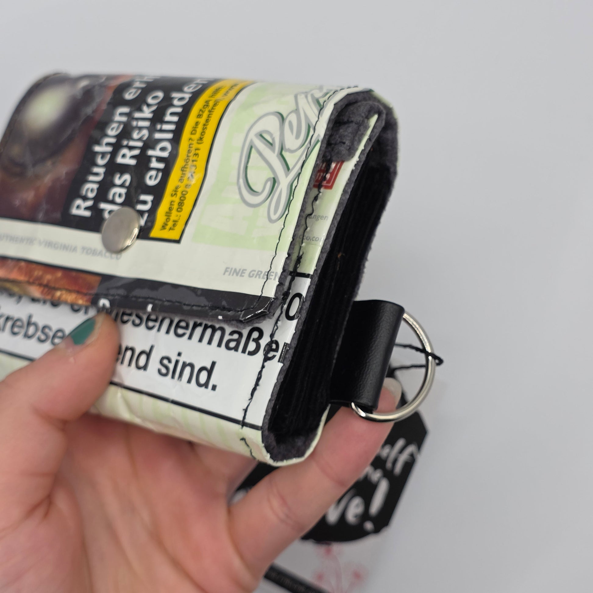 Geldbeutel (Upcycled Trash) Nr. 11 (Juni) - hidden Snakes - DIE FRECHE GÖRE