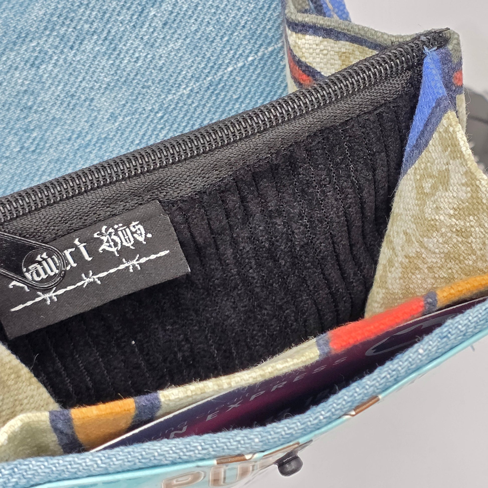 Geldbeutel (Upcycled Trash) Nr. 15 - Cats Inside - DIE FRECHE GÖRE