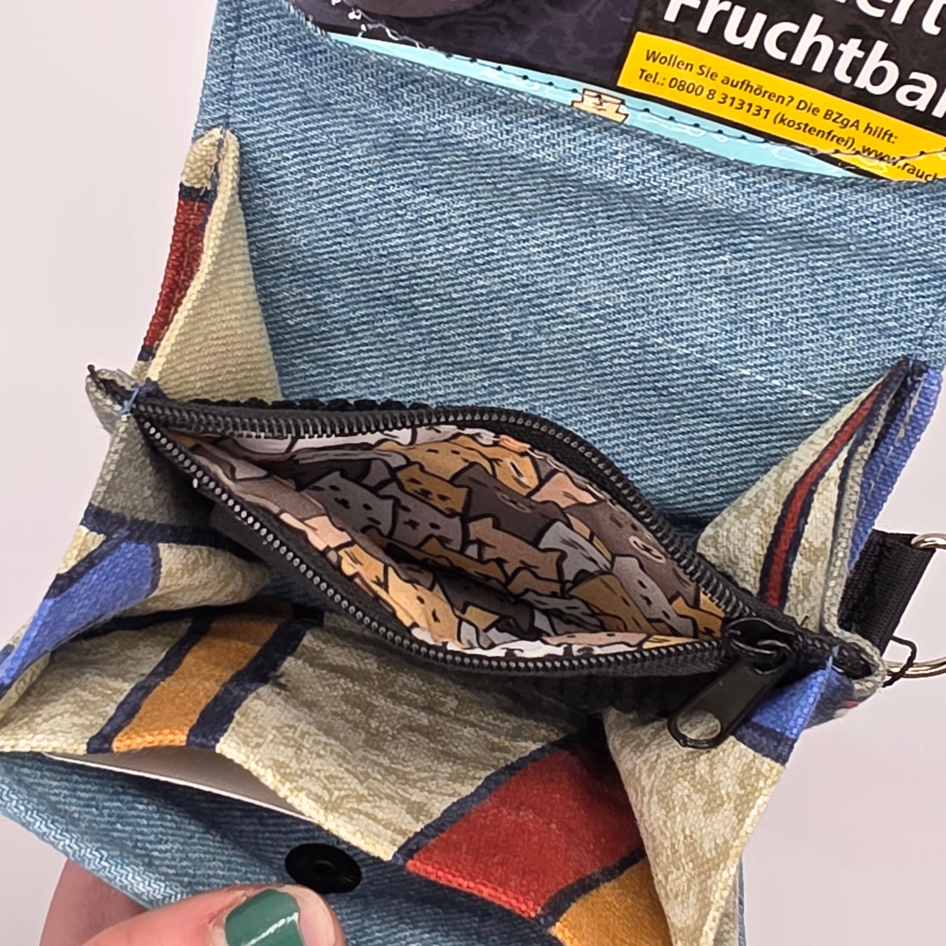 Geldbeutel (Upcycled Trash) Nr. 15 - Cats Inside - DIE FRECHE GÖRE