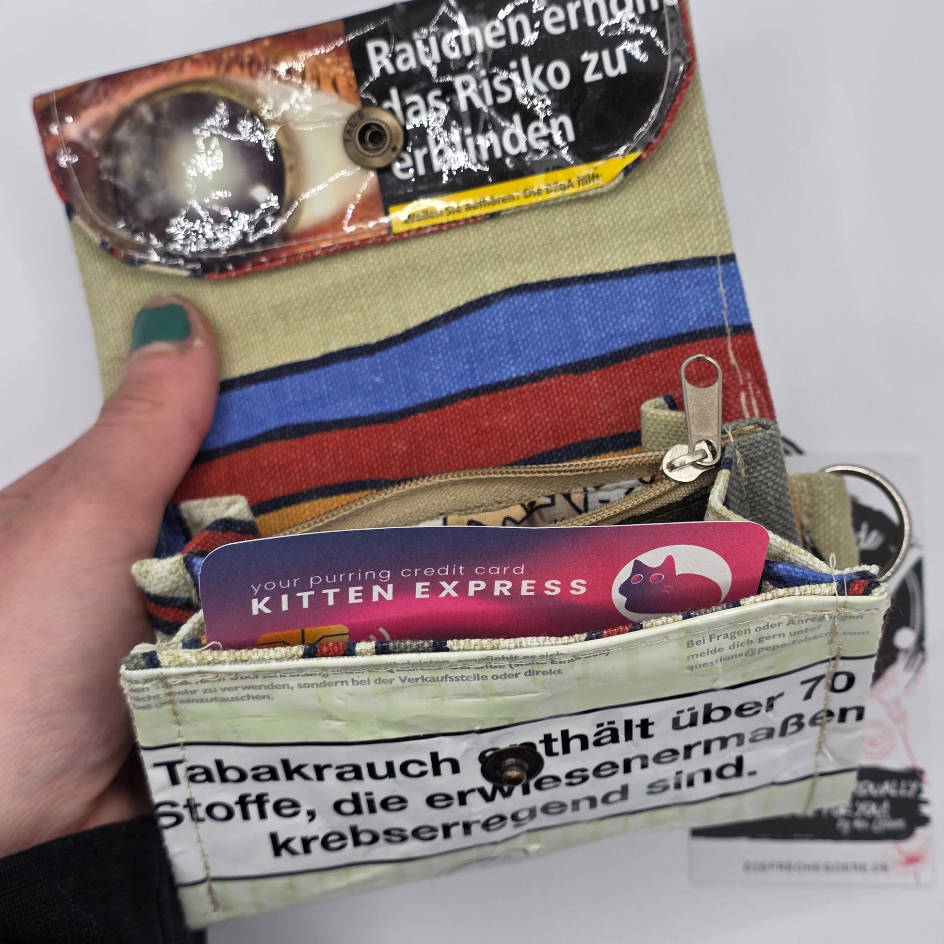 Geldbeutel (Upcycled Trash) Nr. 3 - Cats Inside - DIE FRECHE GÖRE