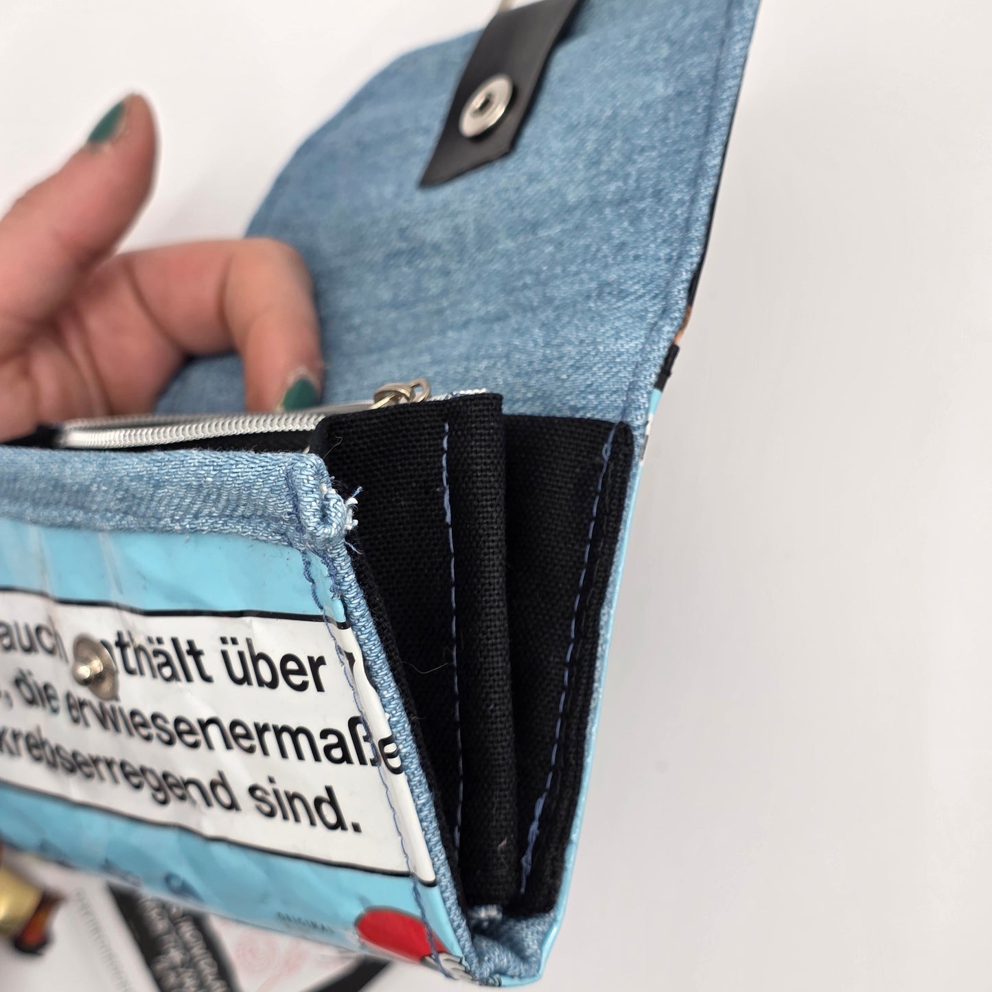 Geldbeutel (Upcycled Trash) Nr. 6 - Cats Inside - DIE FRECHE GÖRE