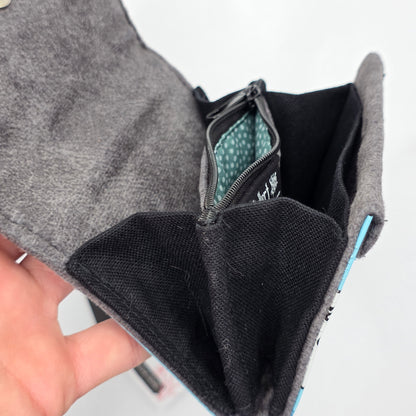 Geldbeutel (Upcycled Trash) Nr. 8 (Juni) - hidden blue points - DIE FRECHE GÖRE