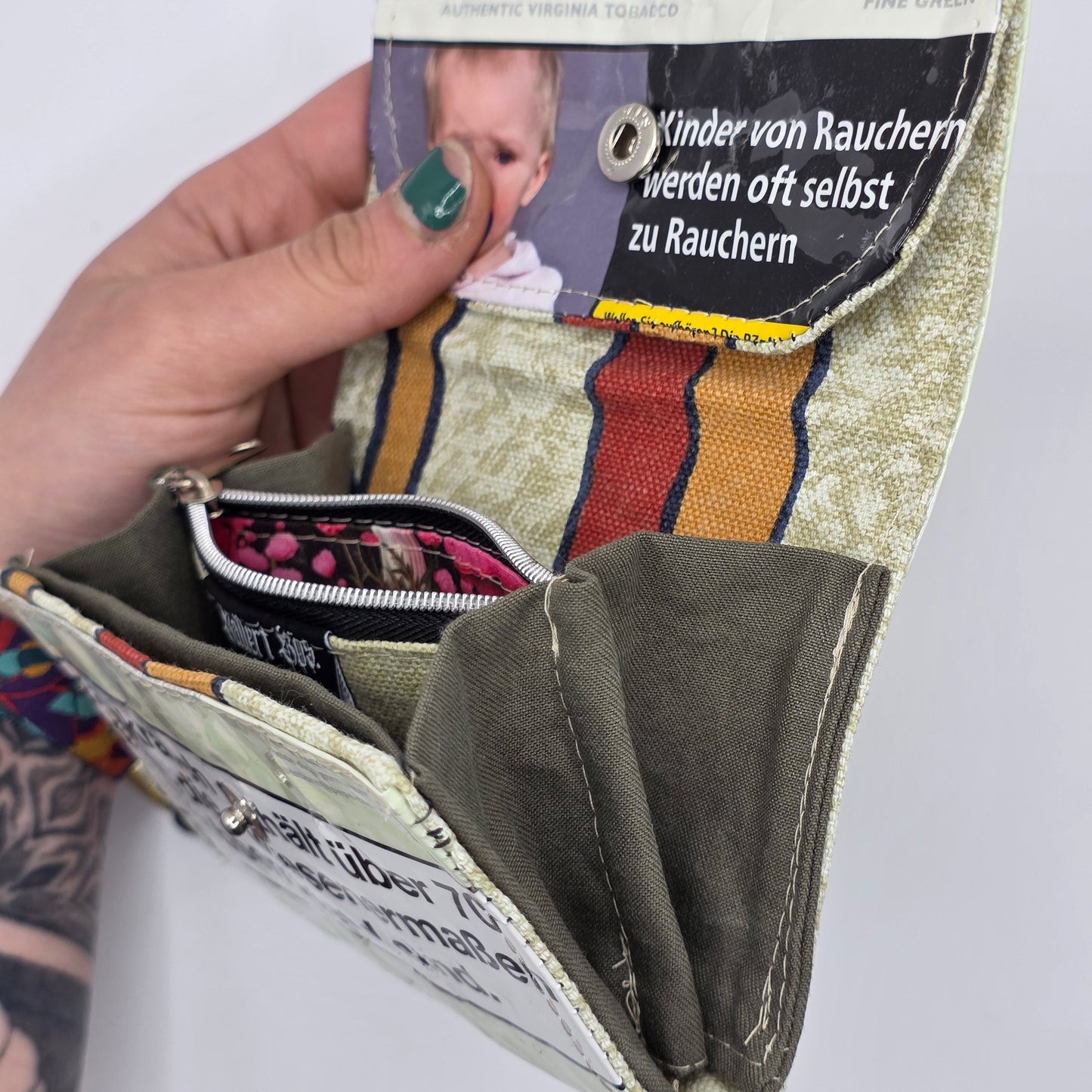 Geldbeutel (Upcycled Trash) Nr. 8 - Shrooms Inside - DIE FRECHE GÖRE