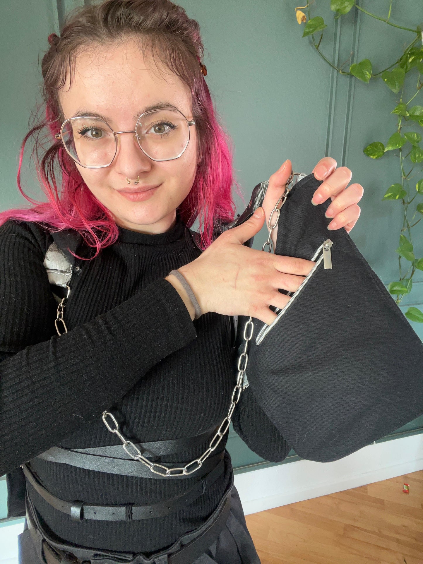 Hooded Holsterbag Silber Floral - DIE FRECHE GÖRE