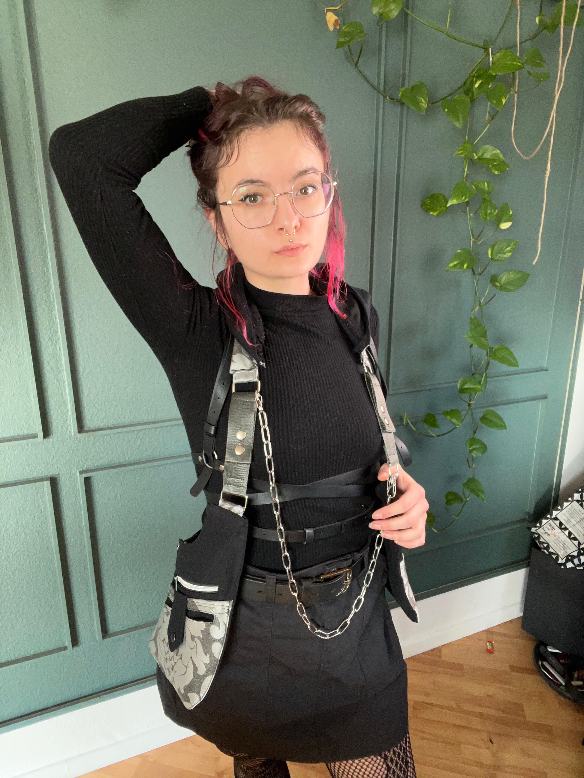 Hooded Holsterbag Silber Floral - DIE FRECHE GÖRE