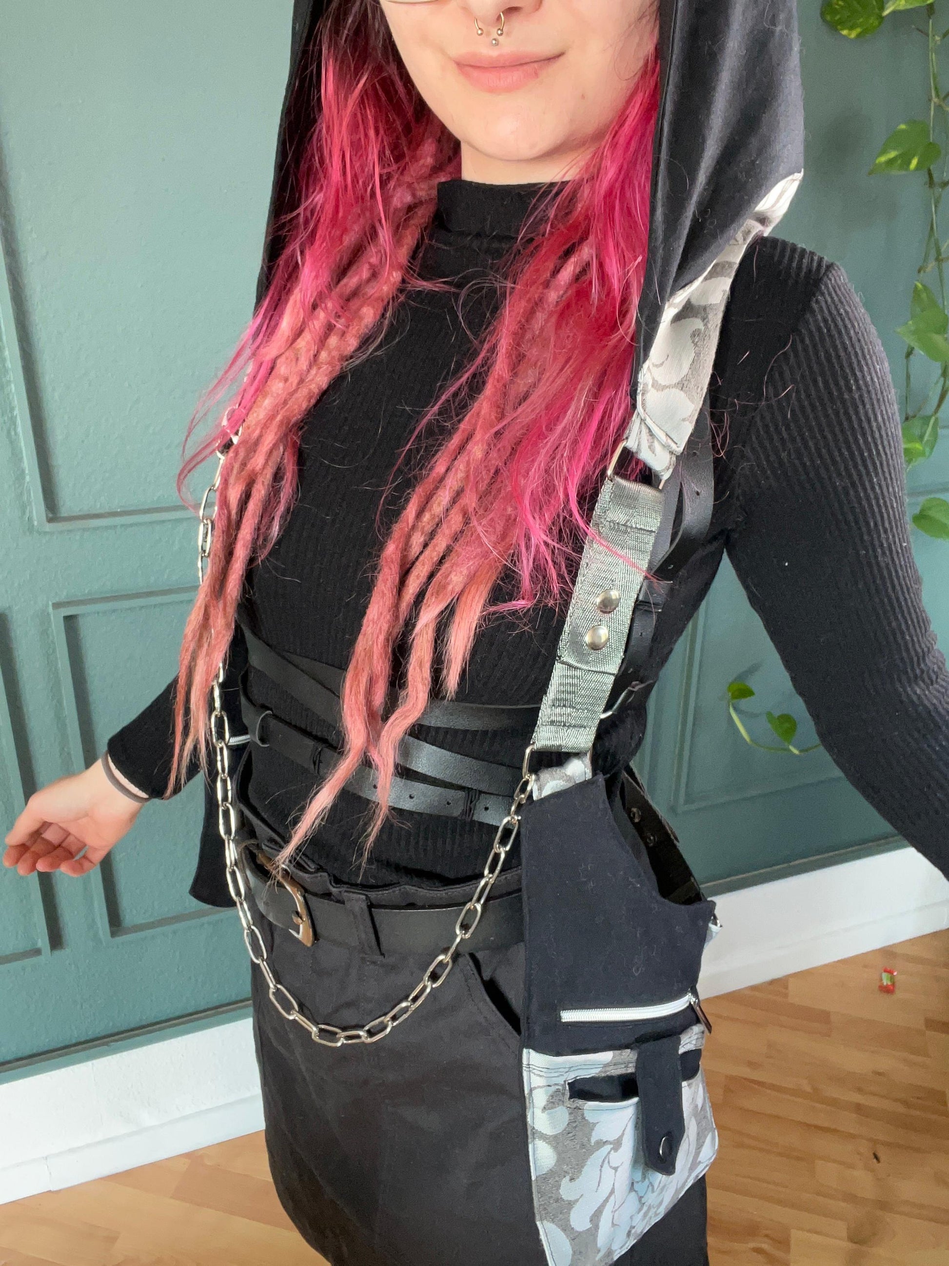 Hooded Holsterbag Silber Floral - DIE FRECHE GÖRE