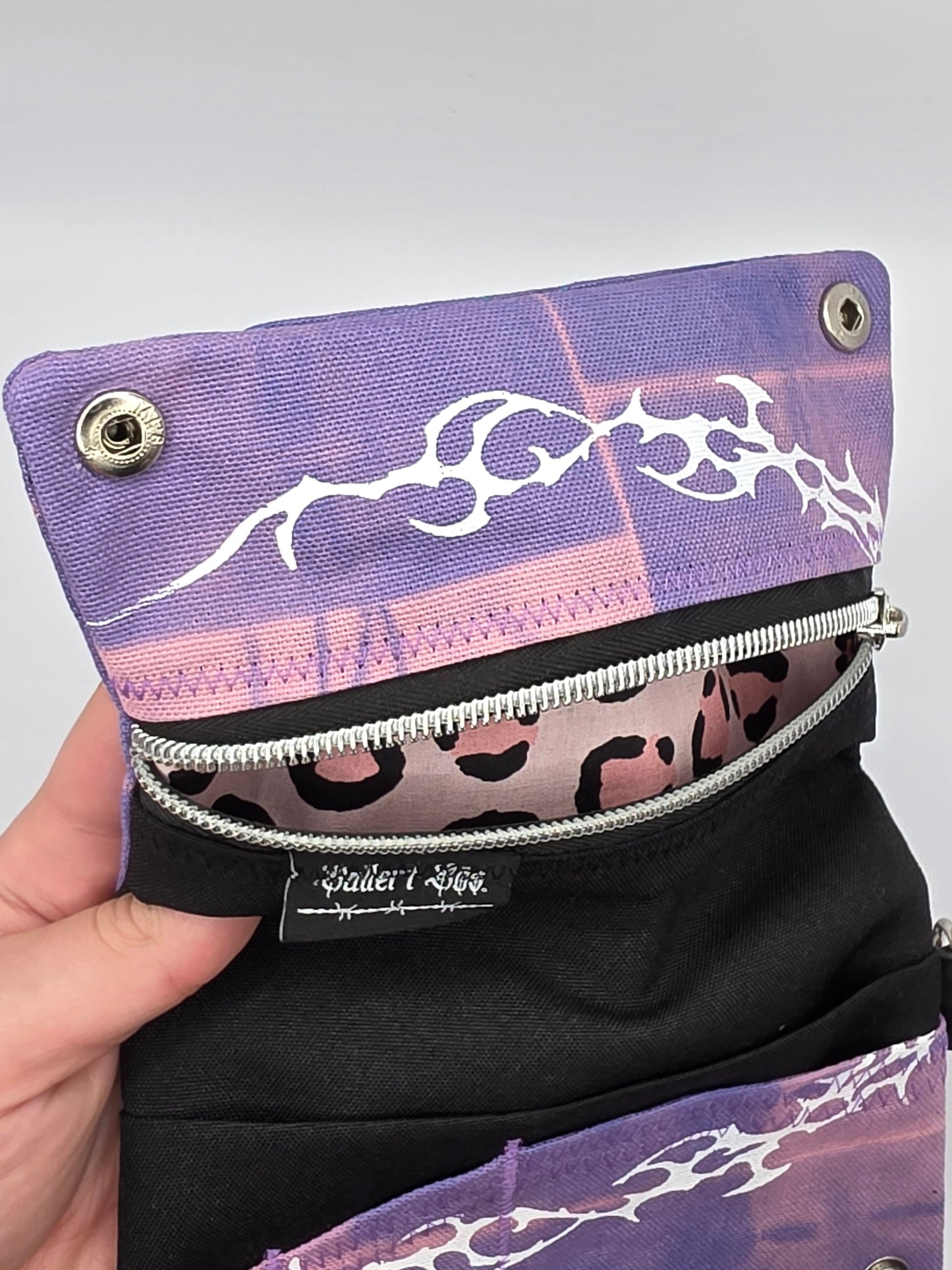 Nr.2 Tabacco pouch - purple batik - DIE FRECHE GÖRE