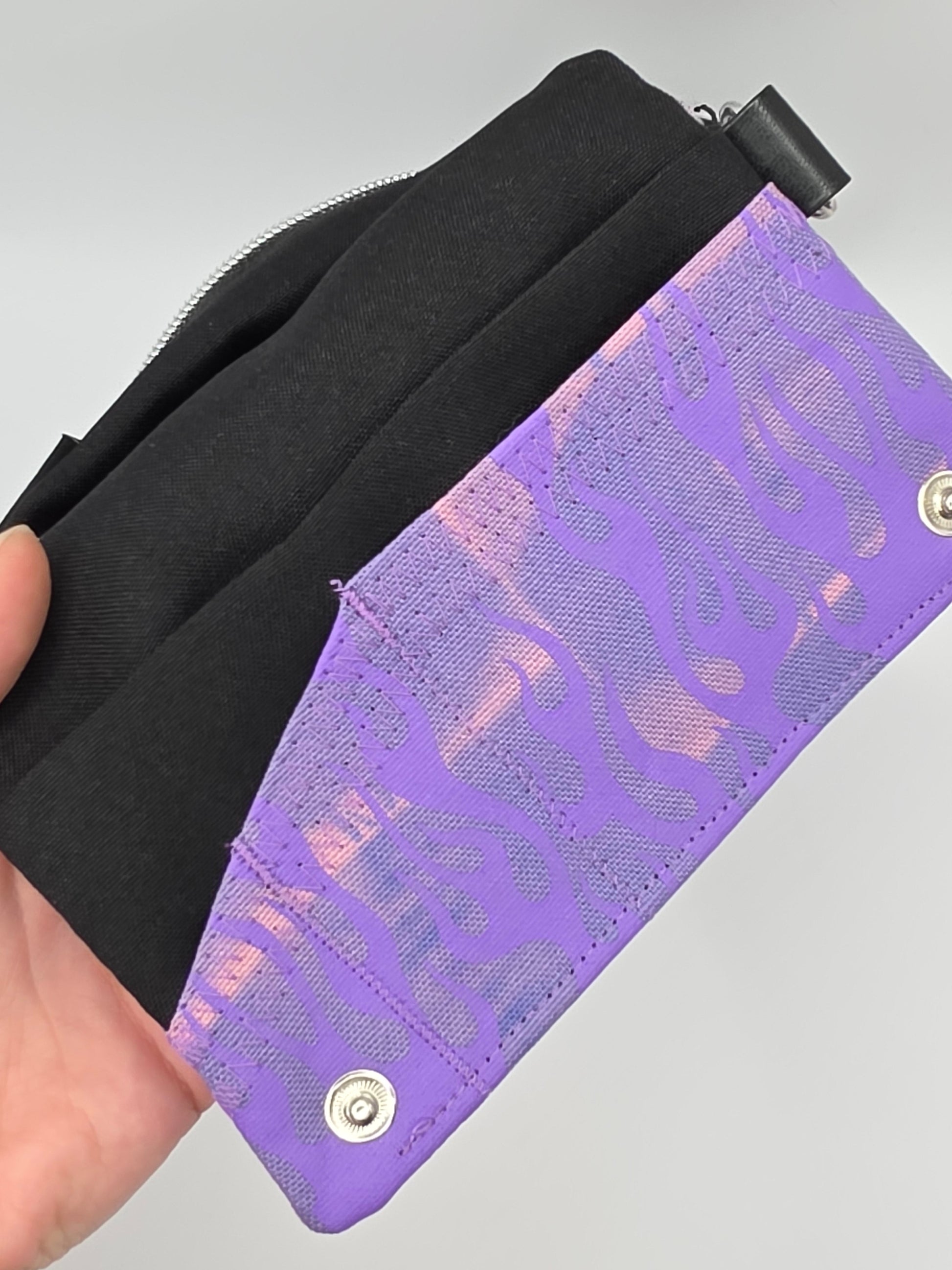 Nr.3 Tabacco pouch - purple batik - DIE FRECHE GÖRE