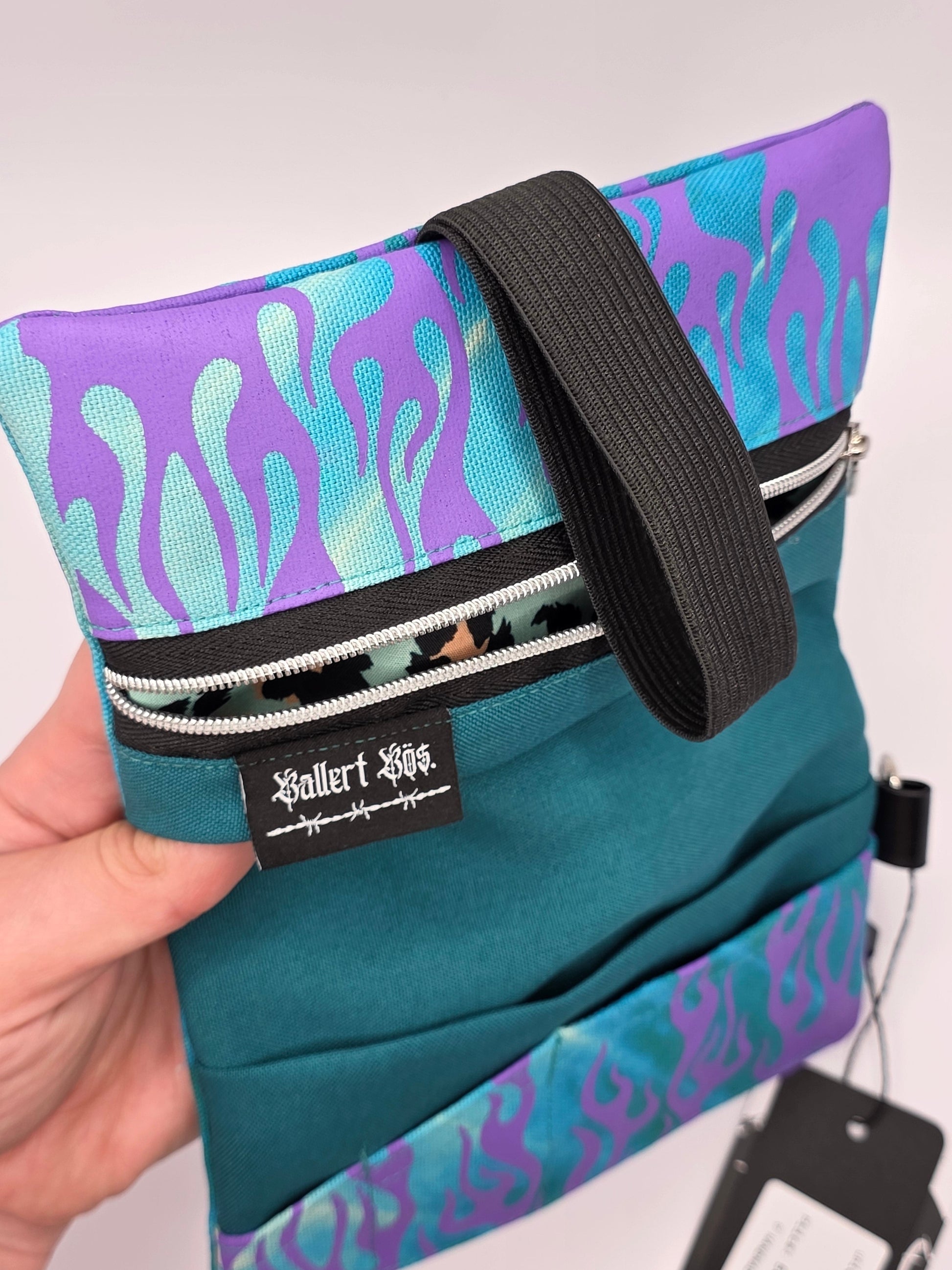 Nr.5 Tabacco pouch - blue batik - DIE FRECHE GÖRE