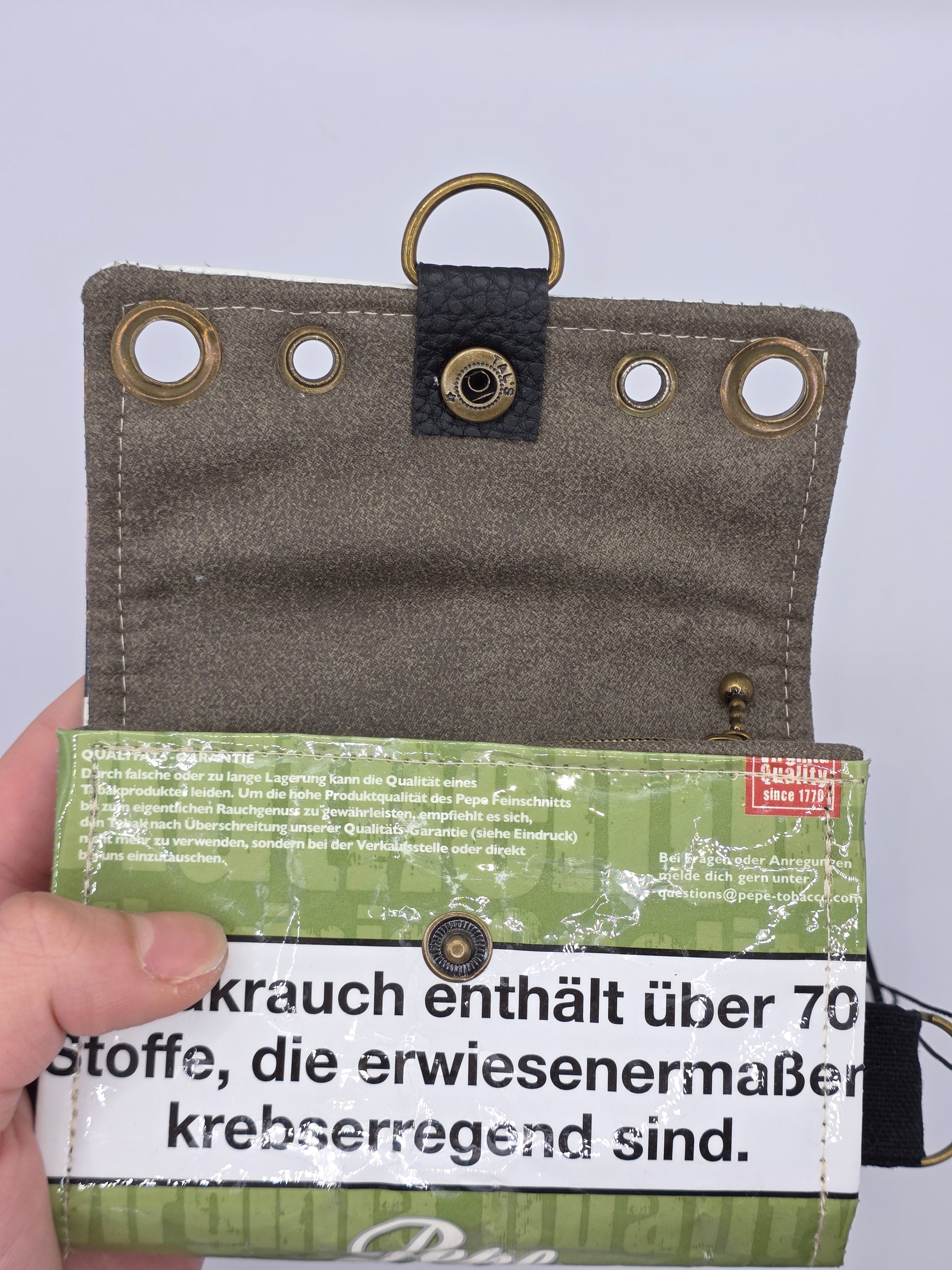 Nr.8 upcycling wallet - LEO GRAY - DIE FRECHE GÖRE