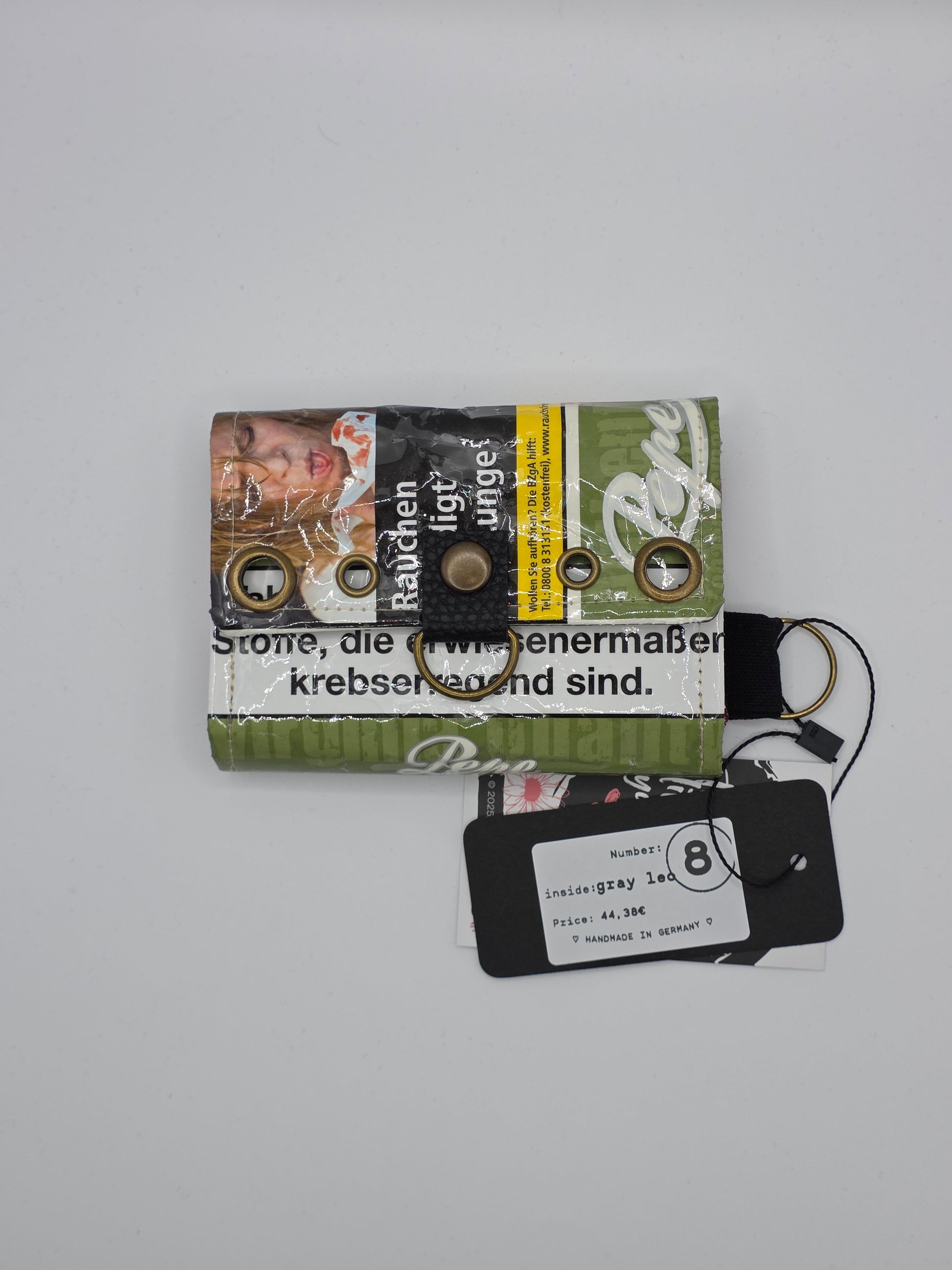 Nr.8 upcycling wallet - LEO GRAY - DIE FRECHE GÖRE