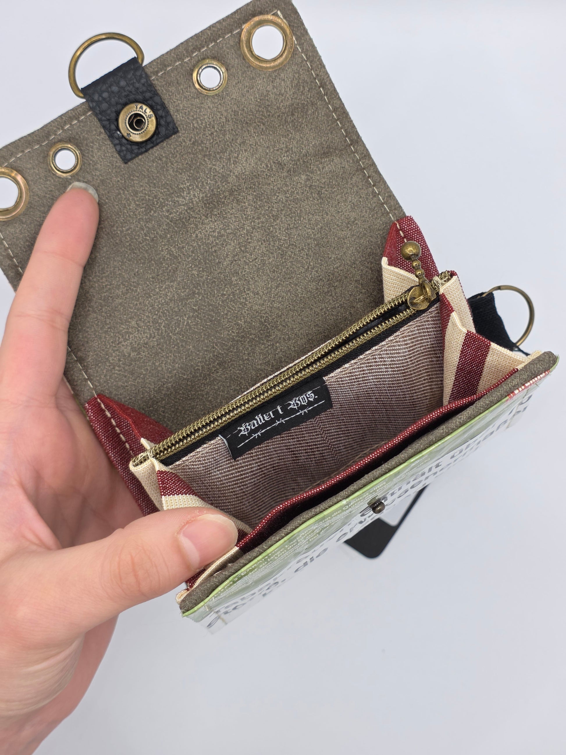 Nr.8 upcycling wallet - LEO GRAY - DIE FRECHE GÖRE