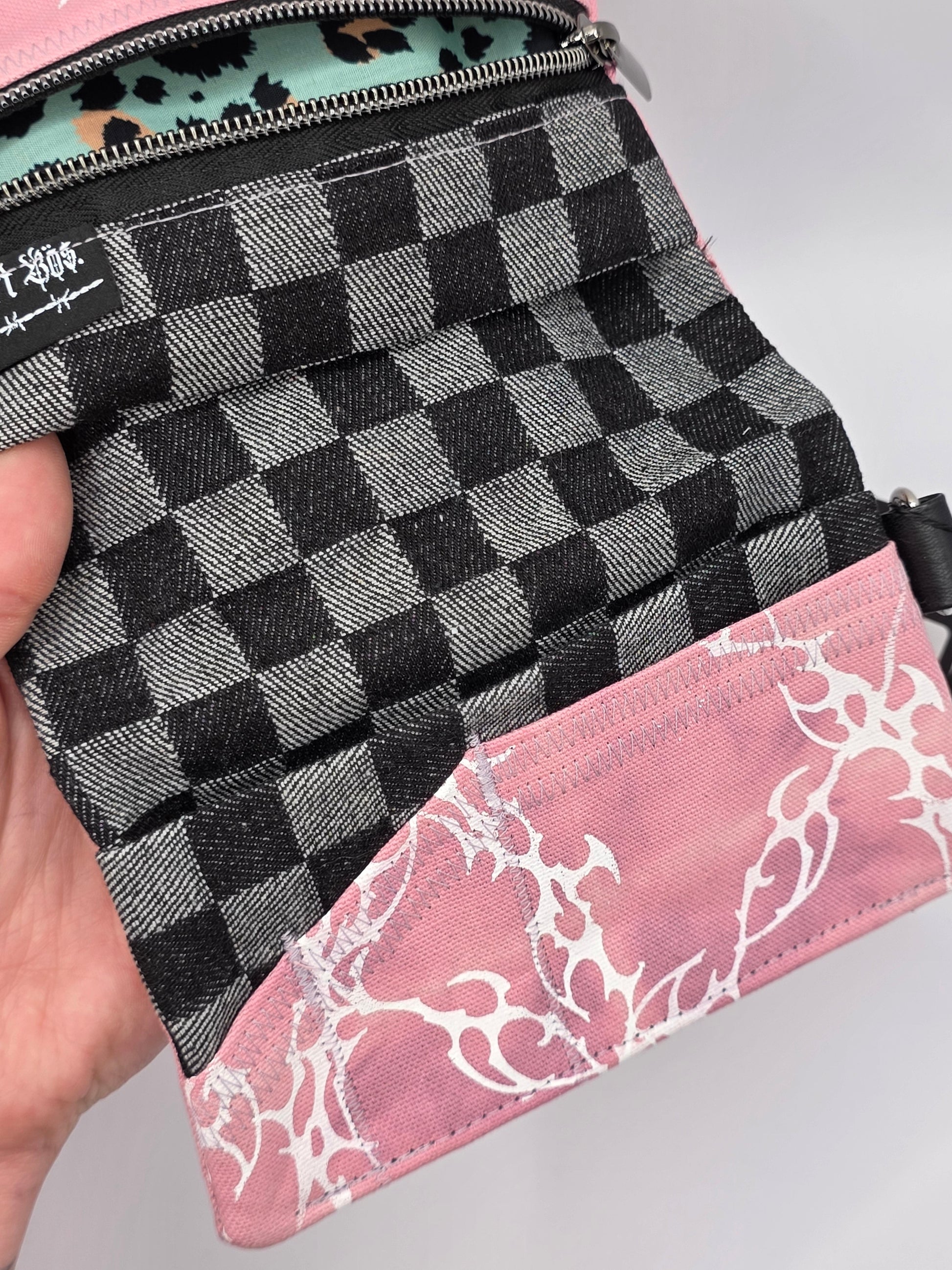Nr.9 Tabacco pouch - pink batik - chess jeans - DIE FRECHE GÖRE