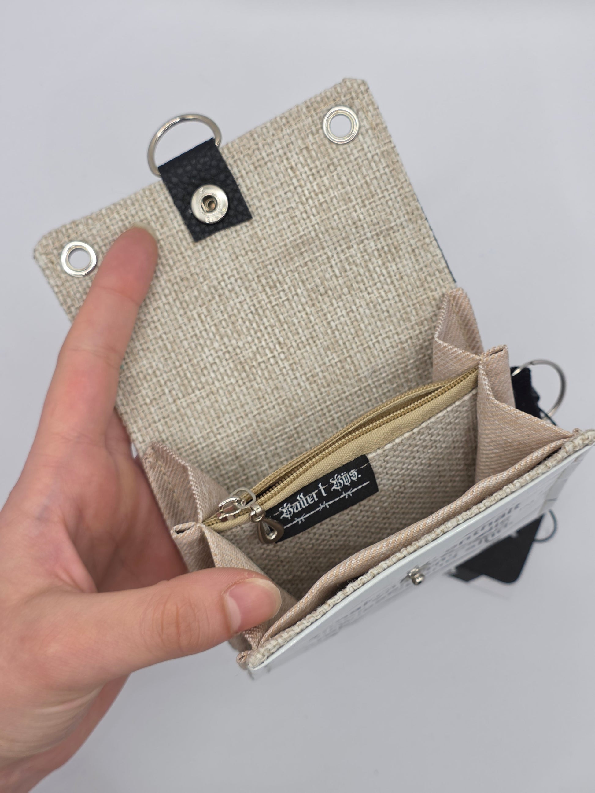 Nr.9 upcycling wallet - LEO GRAY - DIE FRECHE GÖRE