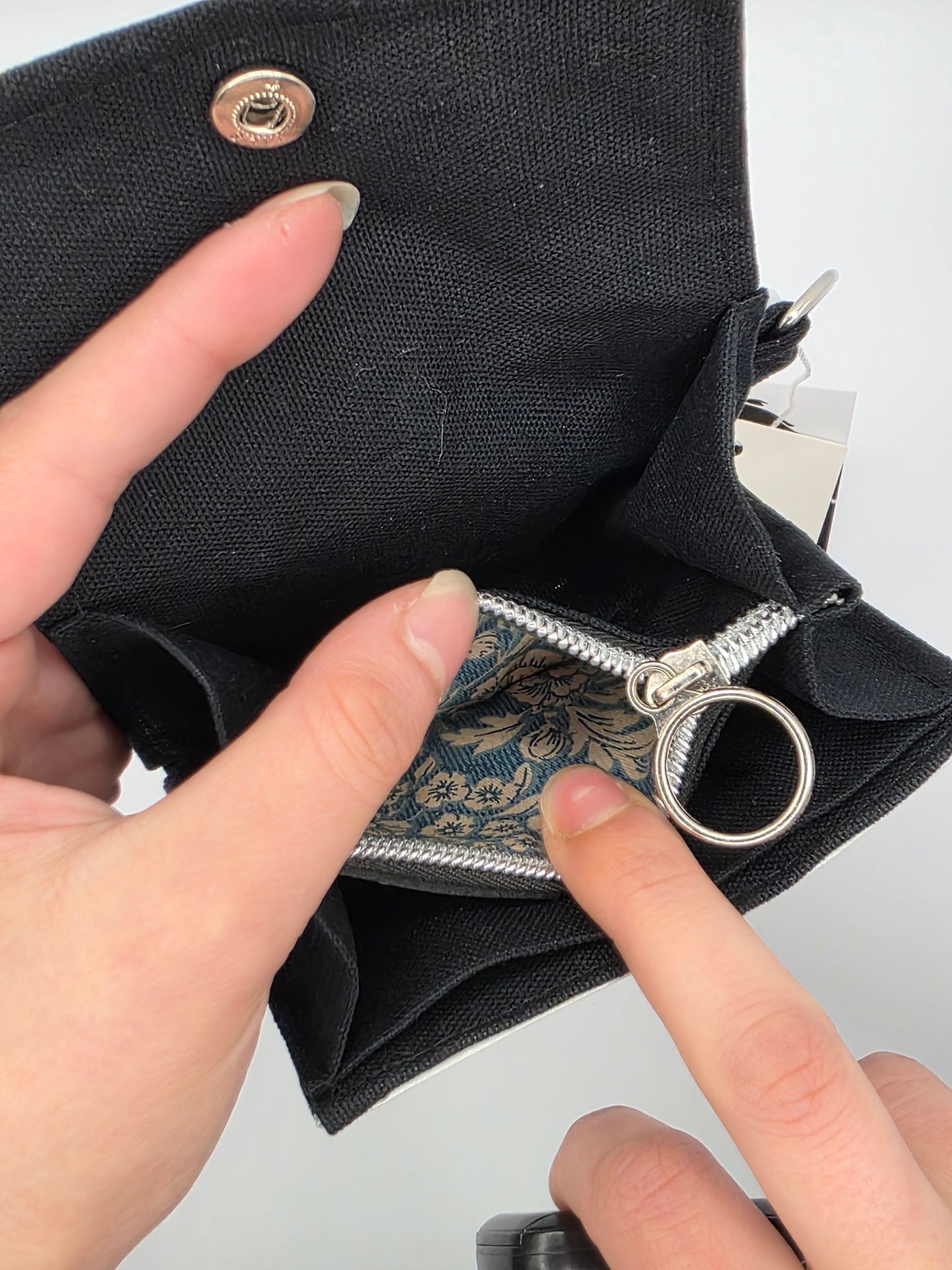 4.9 upcycling wallet, blue flowers