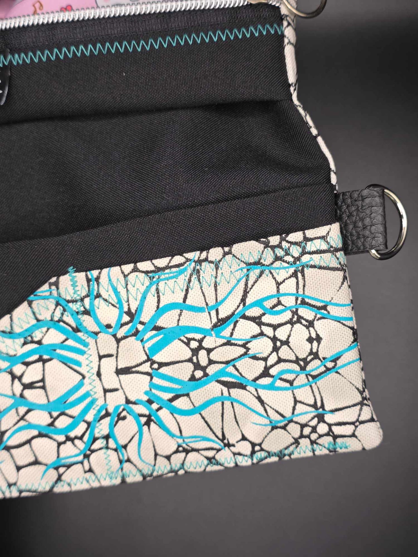 TT13.5 Tabacco pouch, tribals blue
