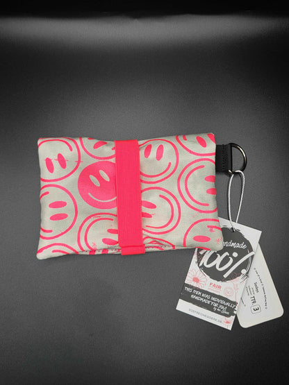 TT9.3 Tabacco pouch, Smileys