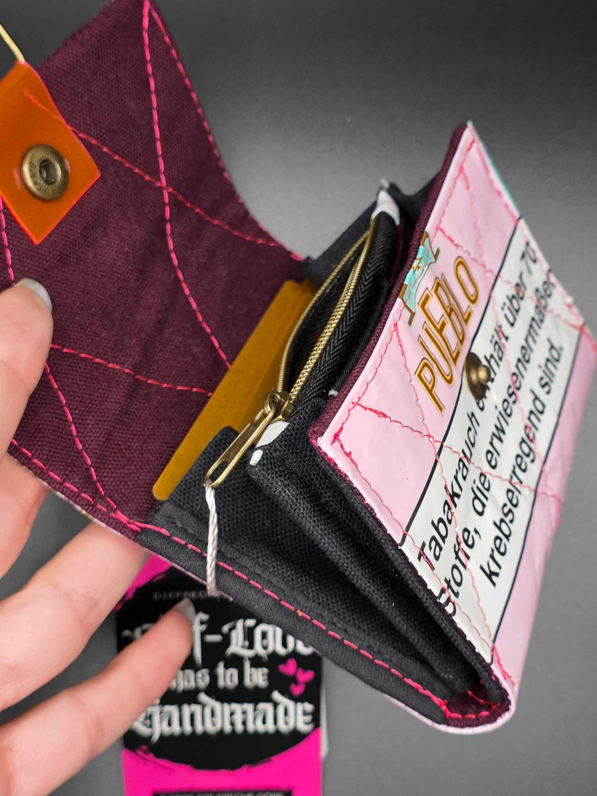 W22.2 Geldbeutel - upcycled, mit Kartenfächer