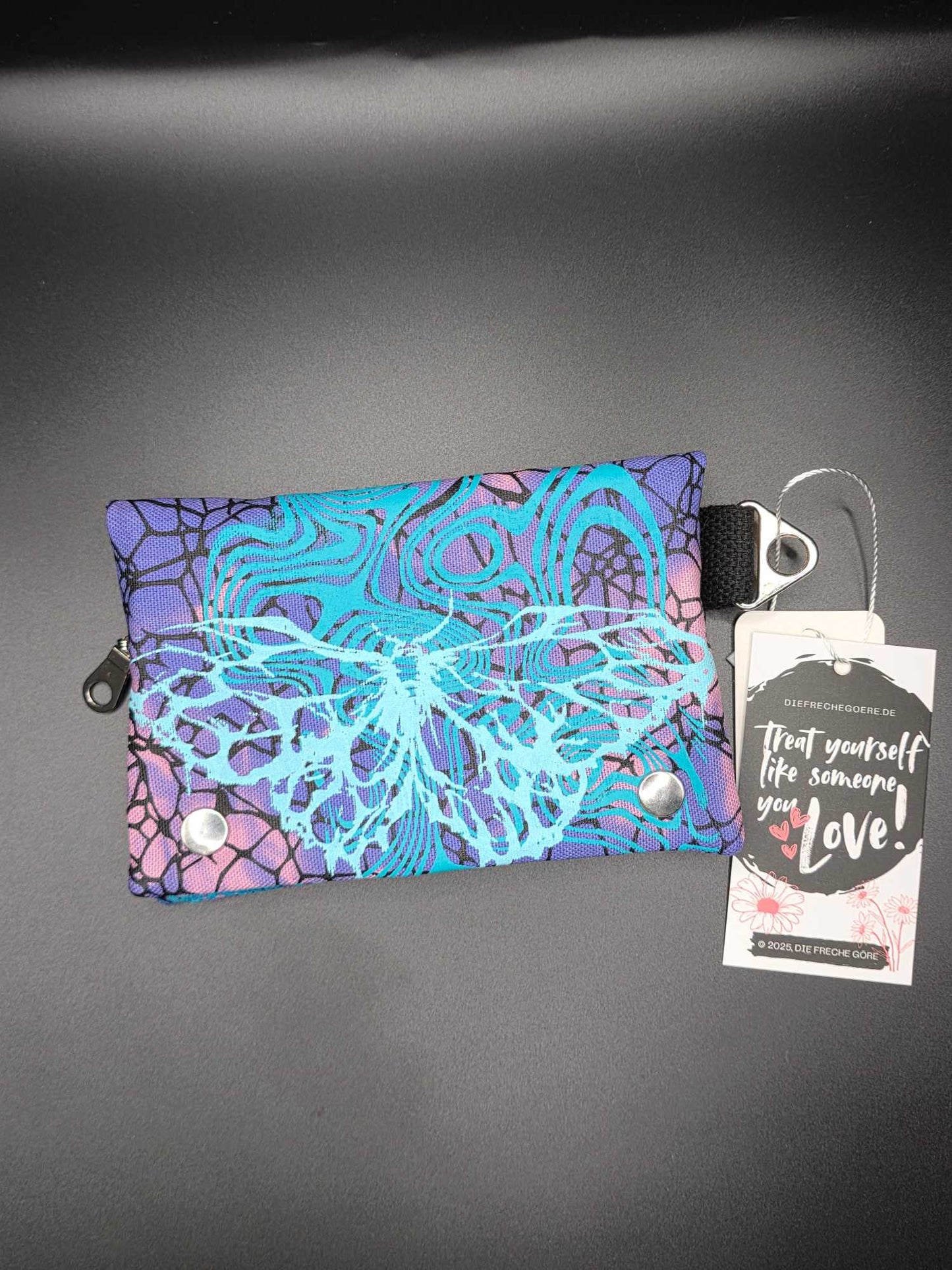 TT9.9 Tabacco pouch, Trippy Butterfly