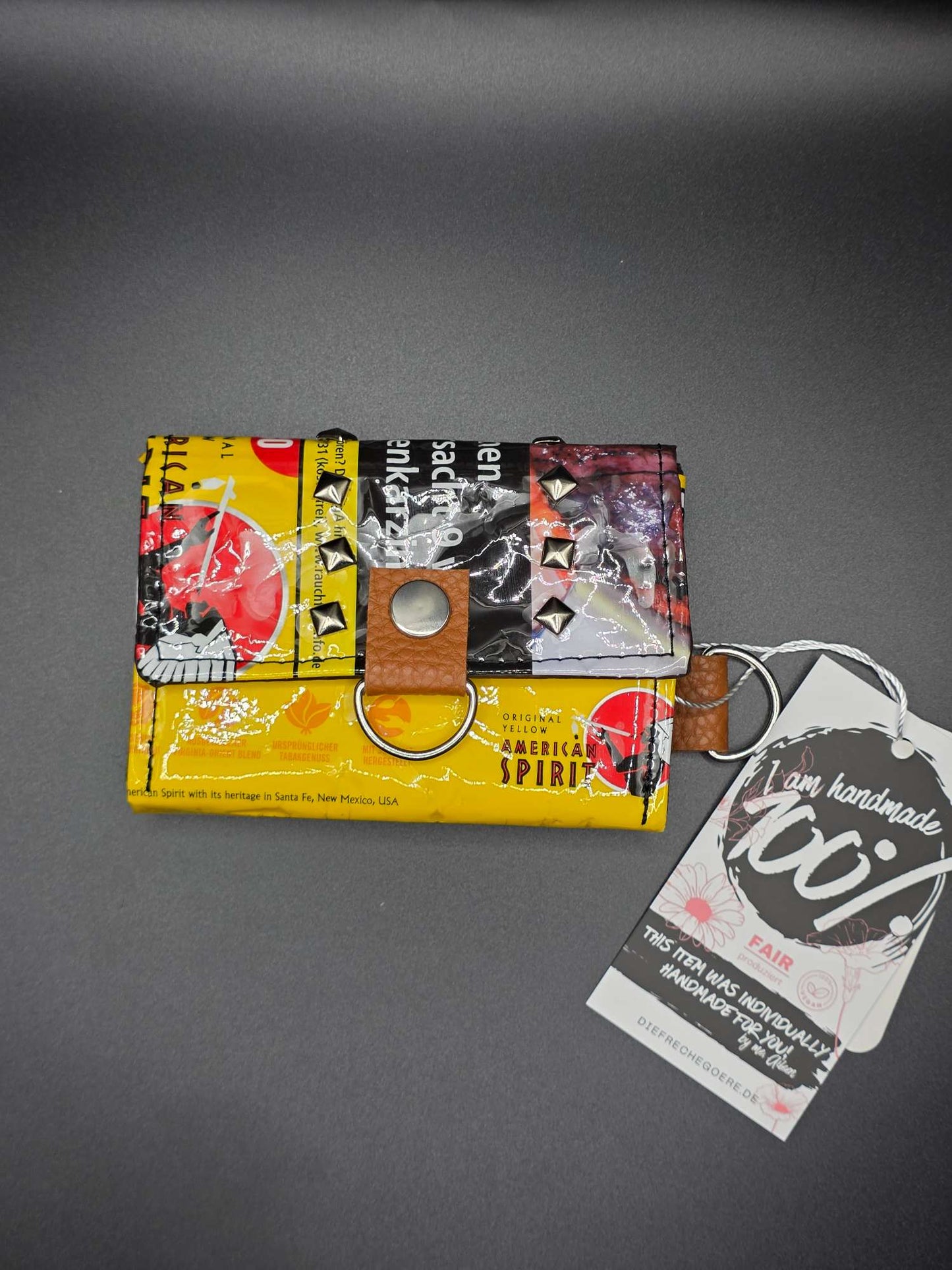 W12.4 wallet - upcycled, Hallo Katze