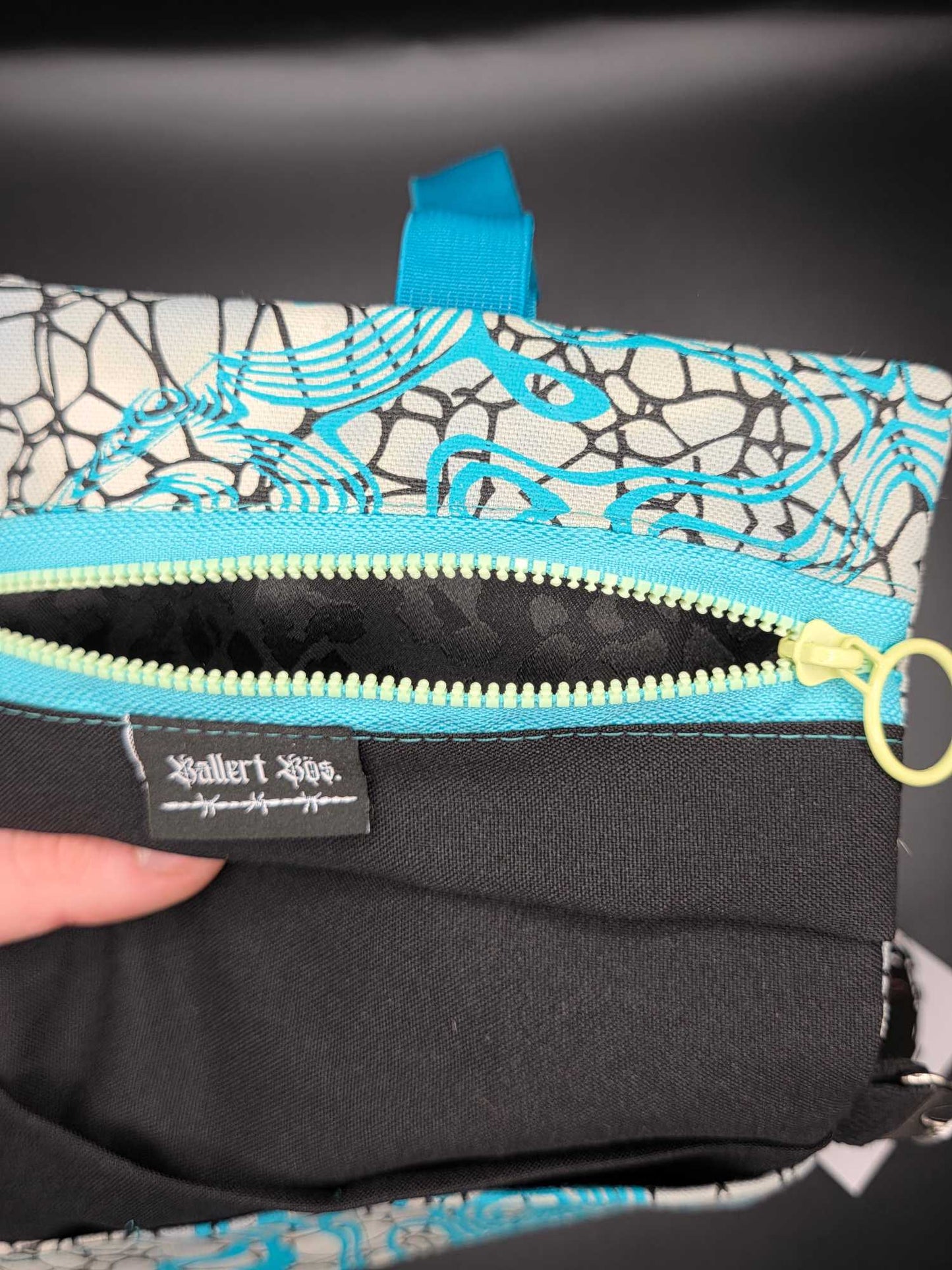 TT9.6 Tabacco pouch, Trippy Butterfly