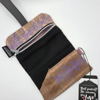 Batik „Tribals" Tabaktasche Nr. 2 (Juni)