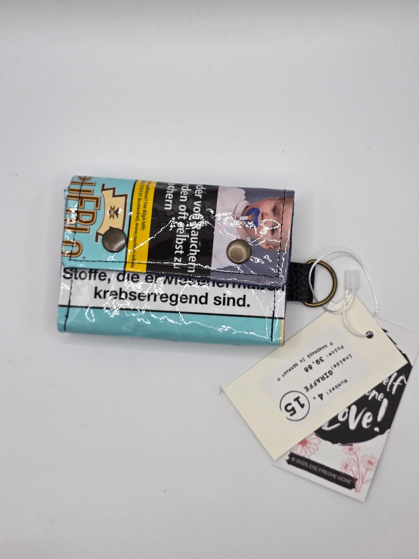 4.15 upcycling wallet, giraffe