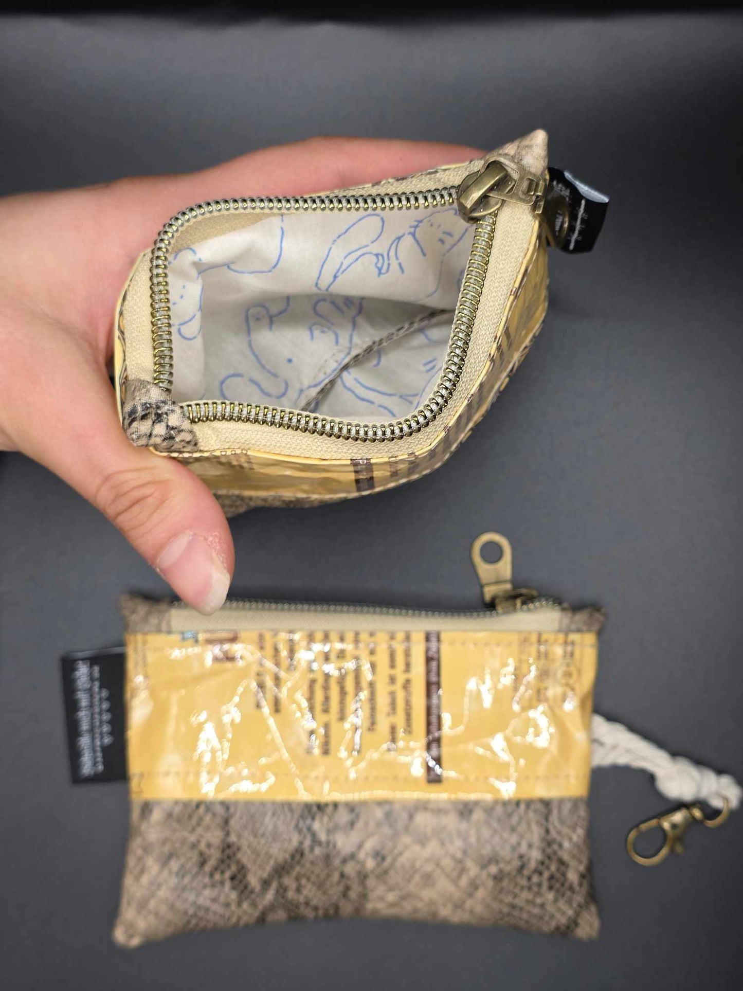 mini zip wallet - Upcycled, beige-snake 2
