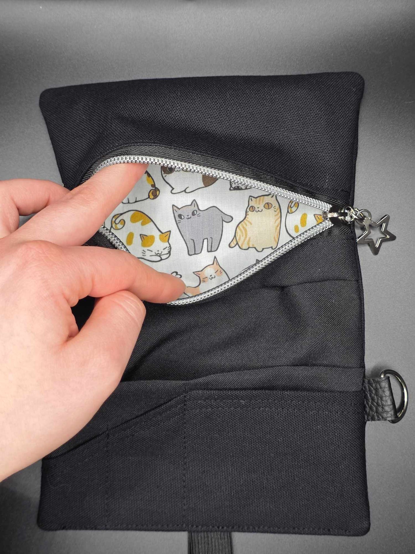 TT11.7 Tabacco pouch, eat the rich