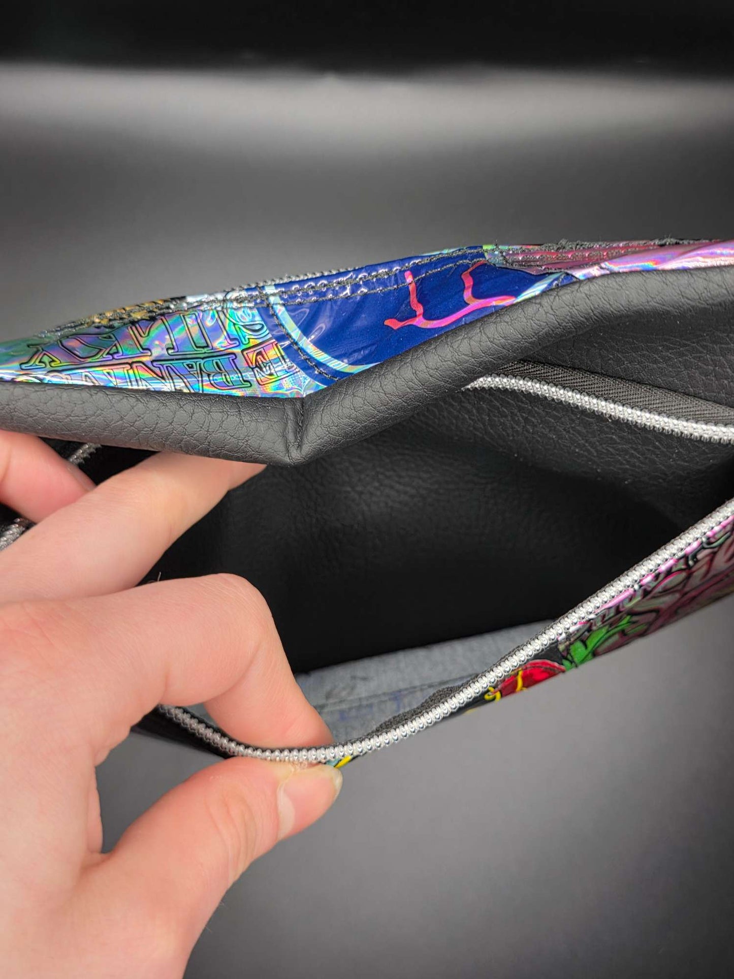 TB1.6 Trippy Zip Bag - upcycled *B-Ware*