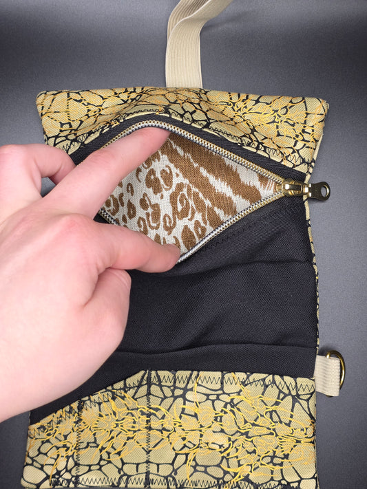 TT13.1 Tabacco pouch, tribals gold