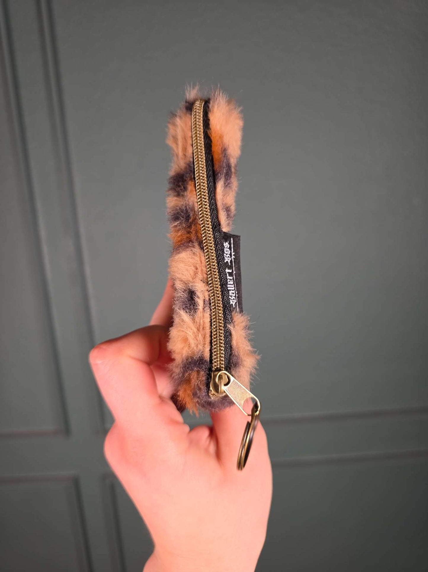 Animal Zip Wallet, Leo