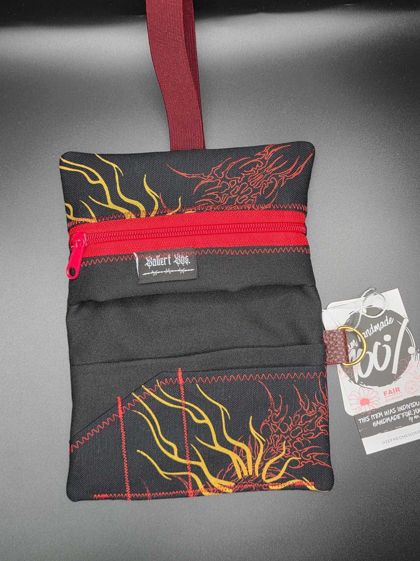 TT9.4 Tabacco pouch, Tribals