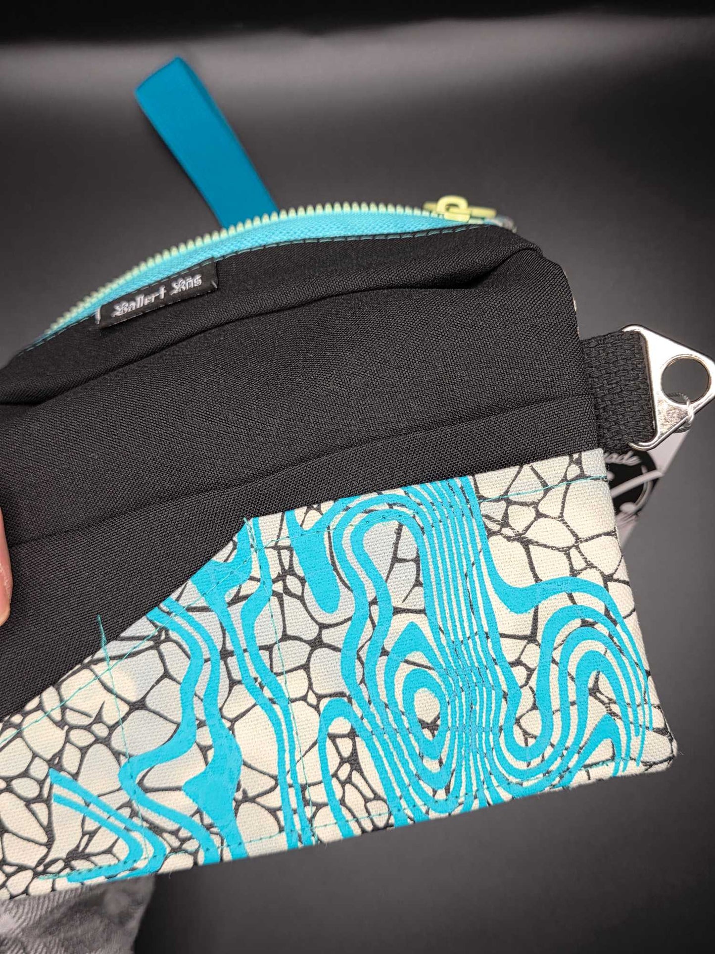 TT9.6 Tabacco pouch, Trippy Butterfly