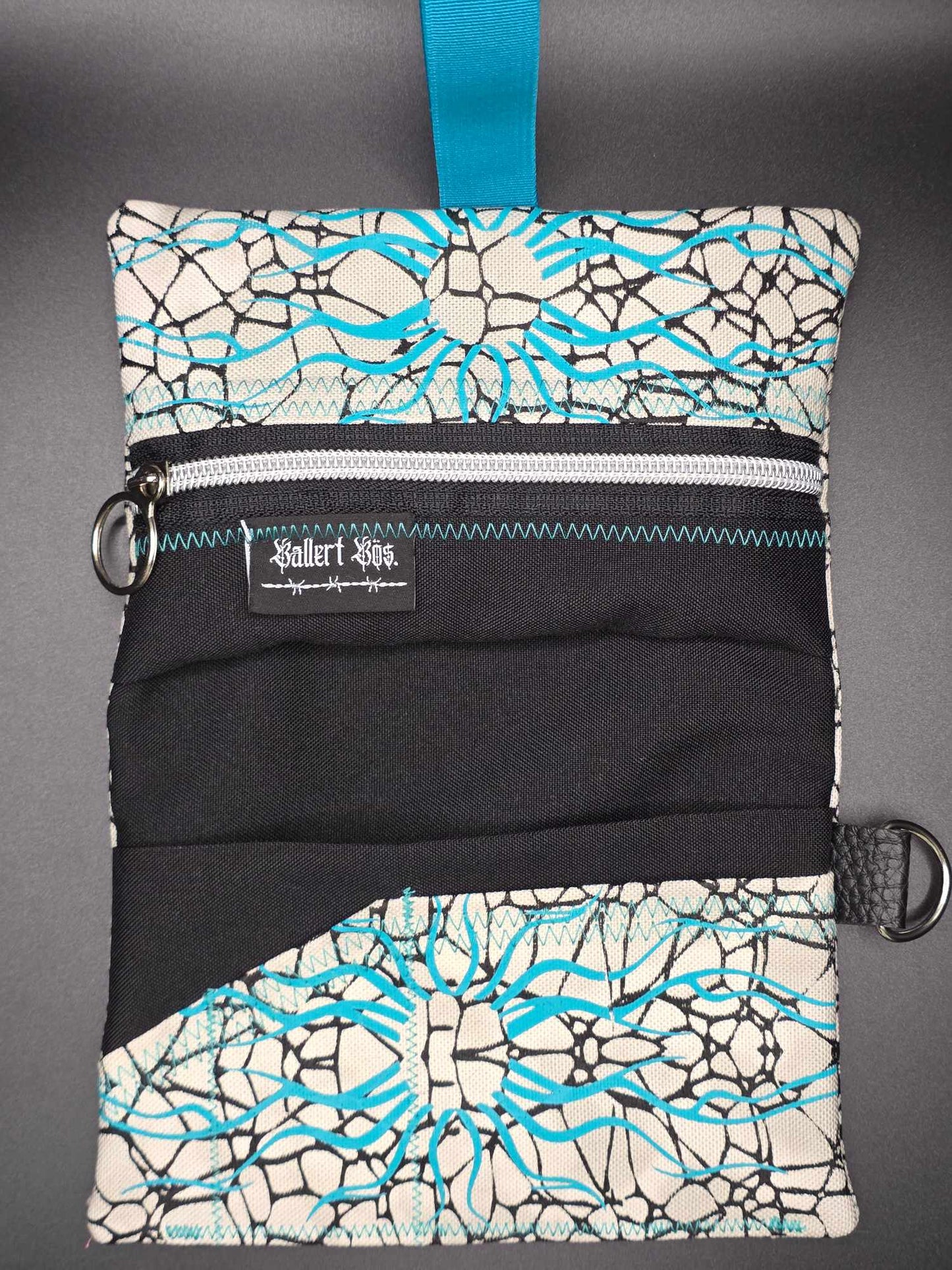 TT13.5 Tabacco pouch, tribals blue