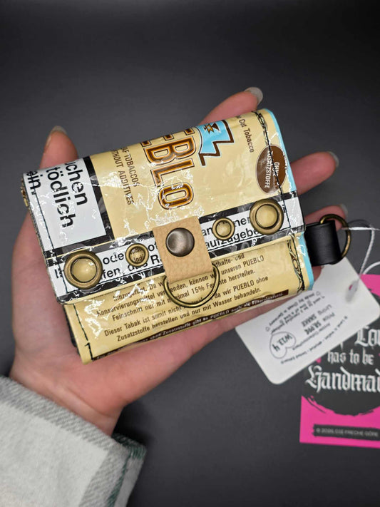 W13.4 wallet - upcycled, snake