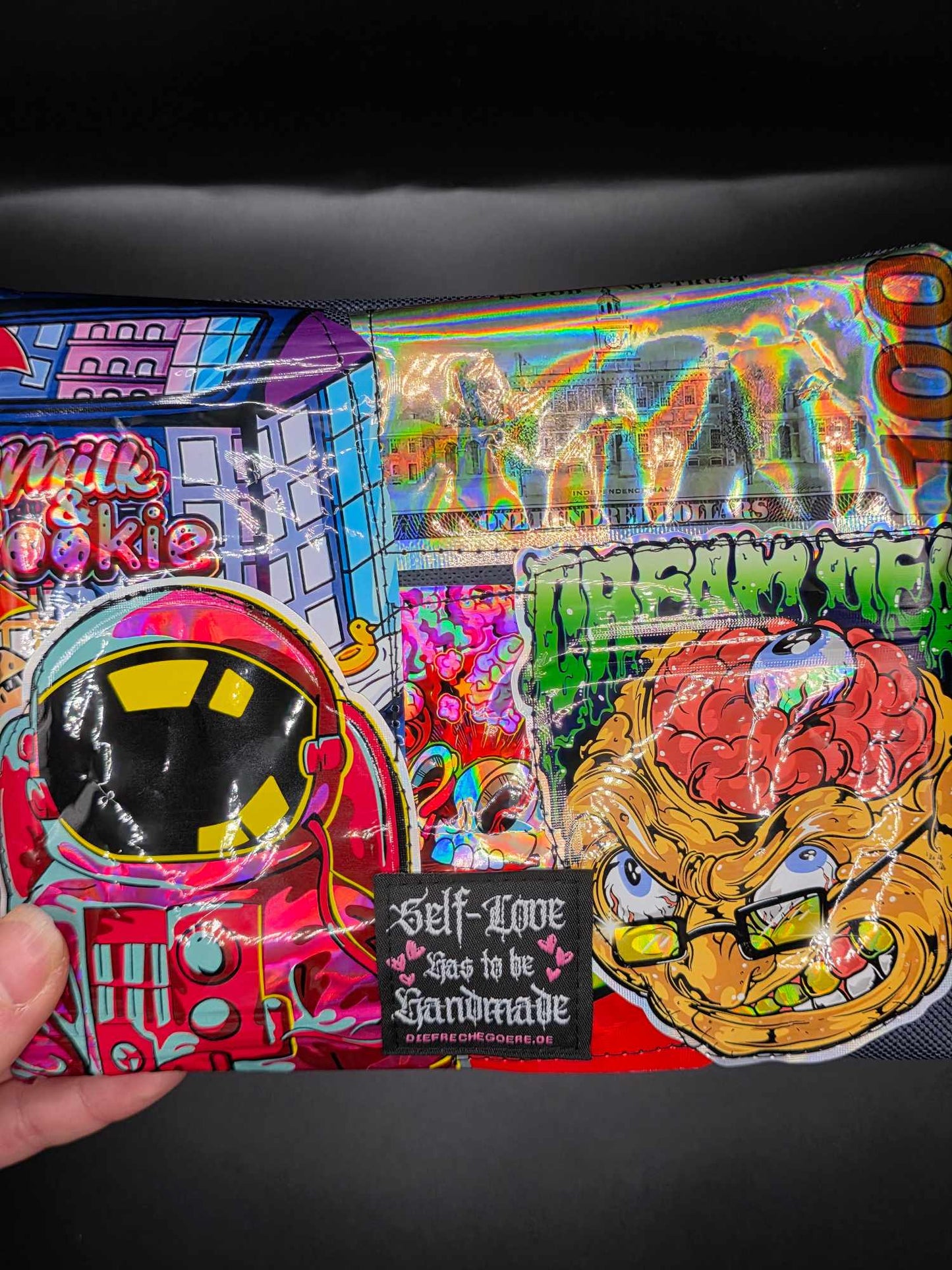 TB2.6 Trippy Zip Bag - upcycled, dunkelblau