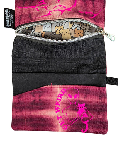 Batik „Tribals" Tabaktasche Bordeaux mit reflecteffect und neon