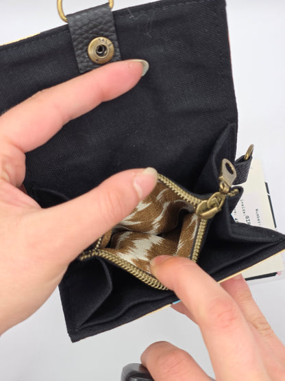 4.14 upcycling wallet, giraffe