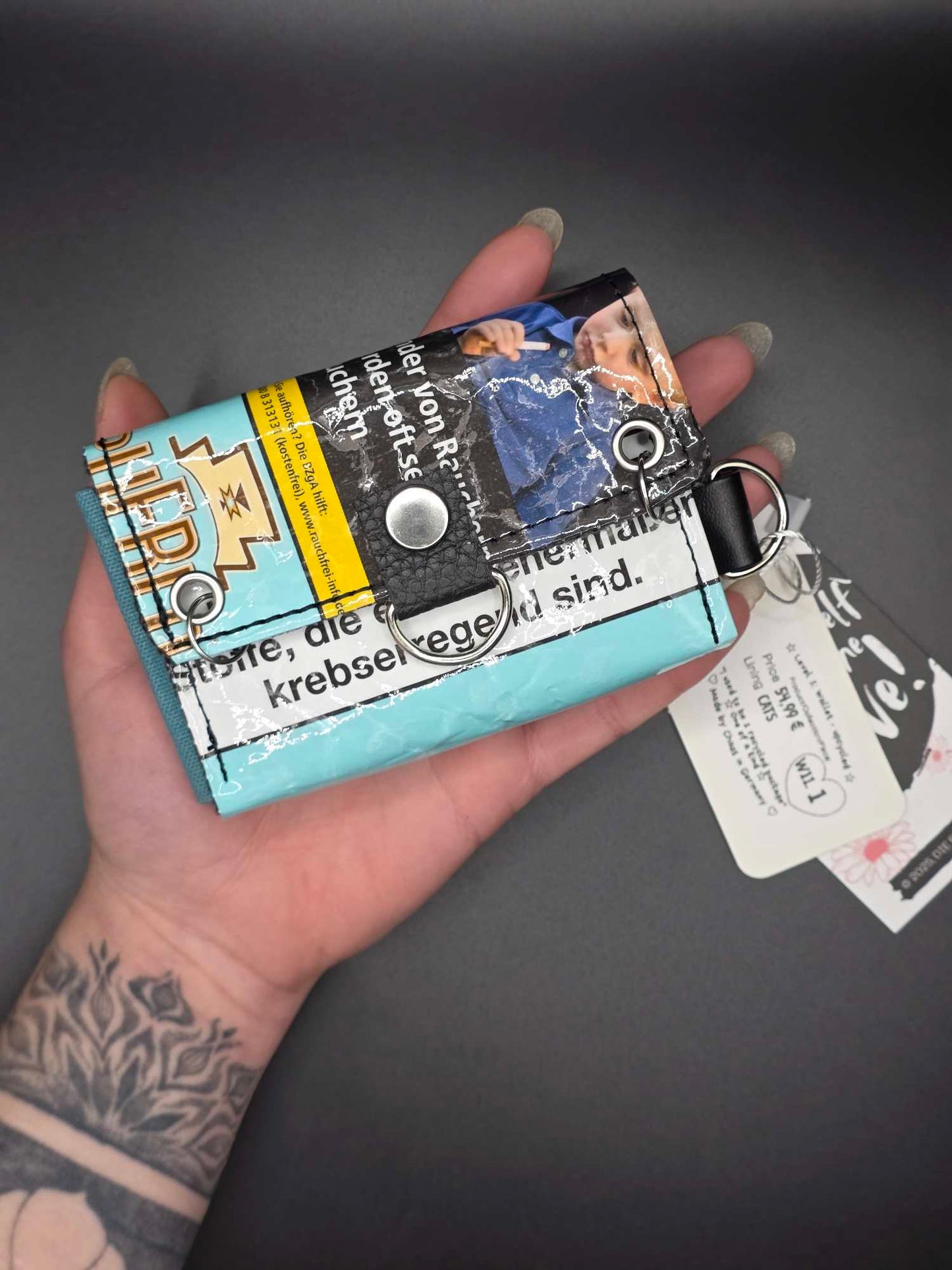 W11.1 wallet - upcycled, Cats inside