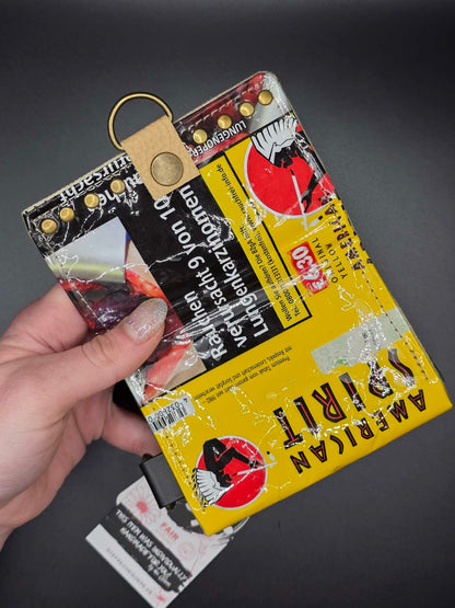 W11.7 wallet - upcycled, Cats inside