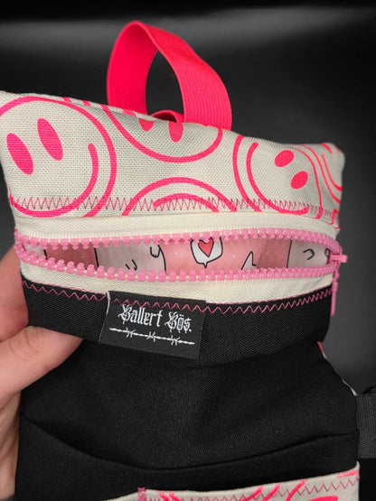 TT9.3 Tabacco pouch, Smileys