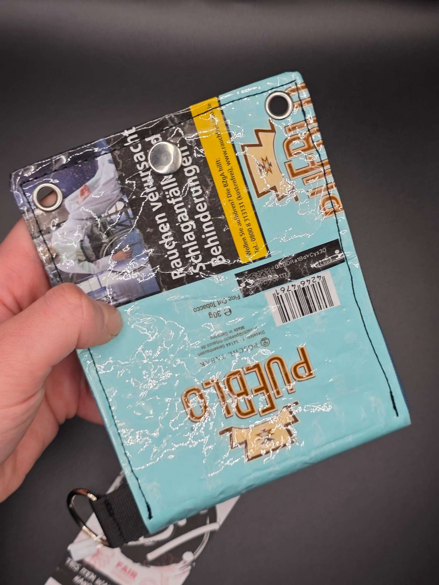 W12.3 wallet - upcycled, leo