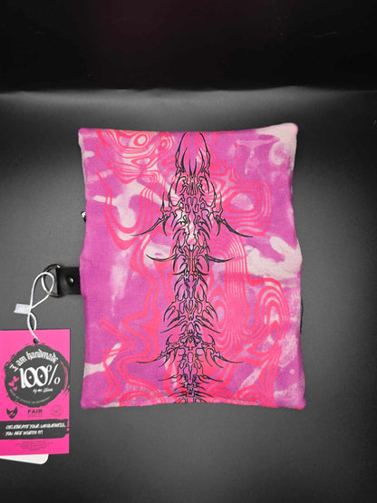 TT14.10 Tabaktasche, Trippy Tribals - Magnetknopf