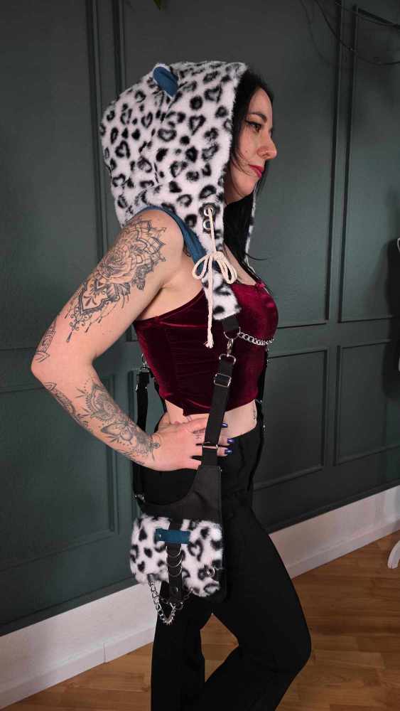 AB1.4 Snow Leopard Holster Bag, black white blue