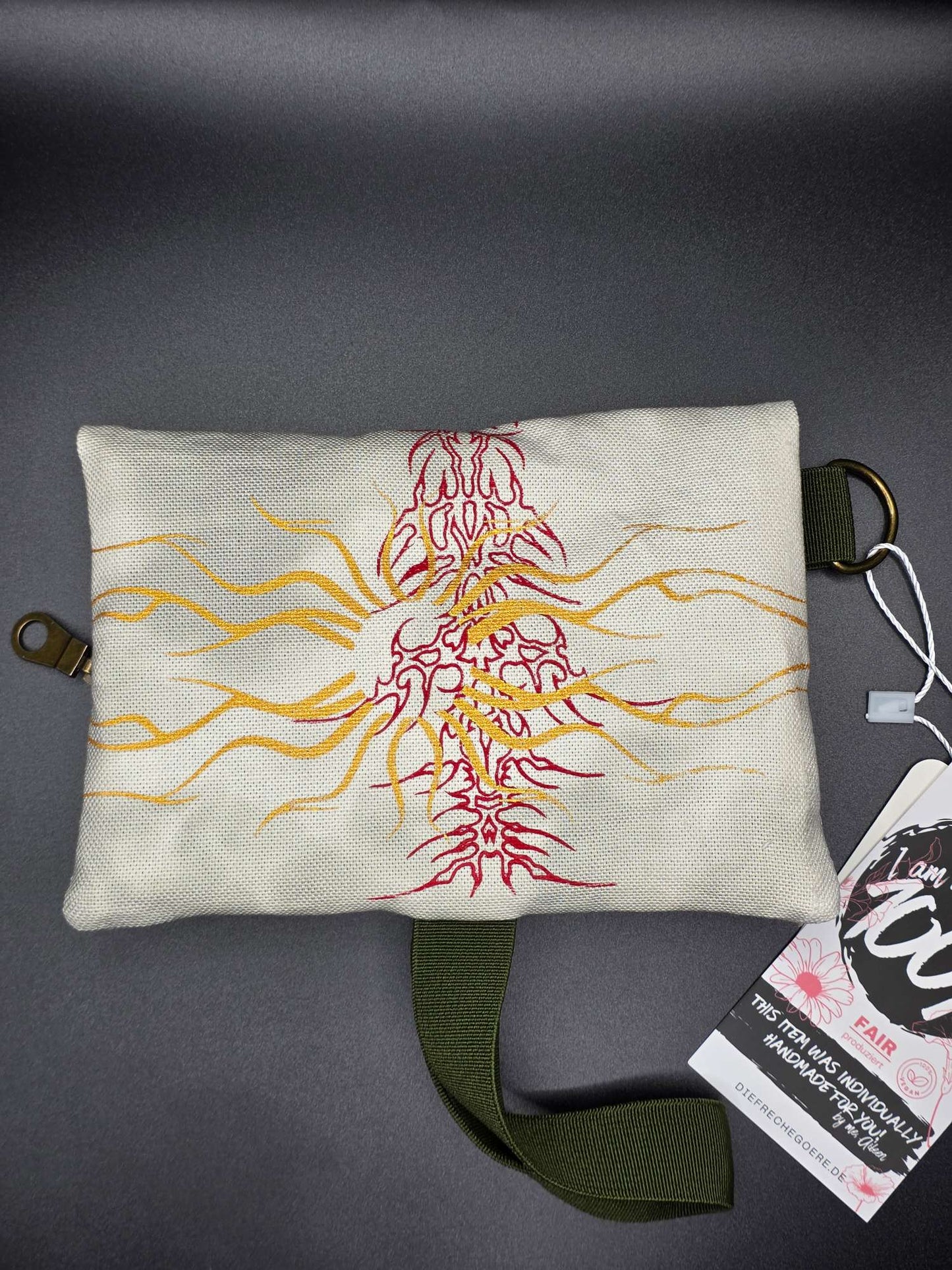 TT10.4 Tabacco pouch, Tribals