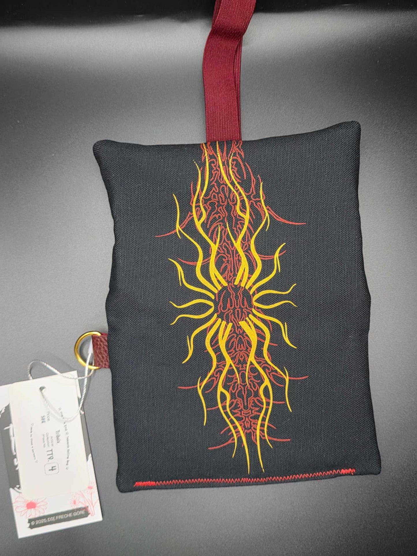 TT9.4 Tabacco pouch, Tribals