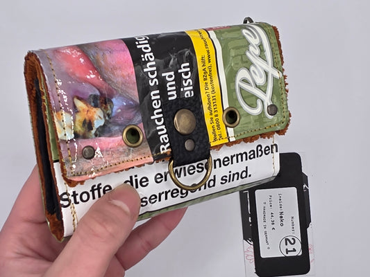 Geldbeutel (Upcycled Trash) Nr. 21 - hidden Neko